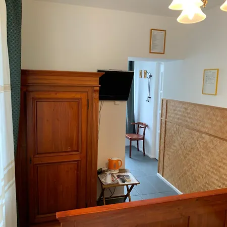 Miller's Panzio Es Etterem Inn *
