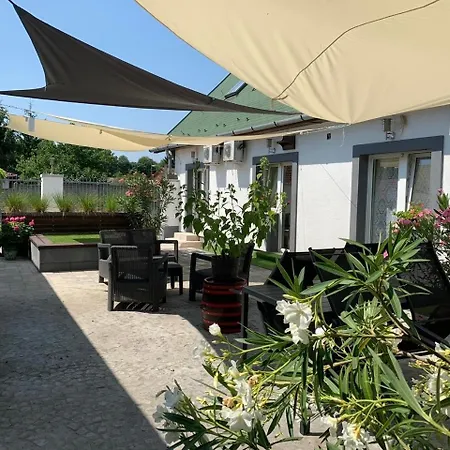Miller's Panzio Es Etterem Inn