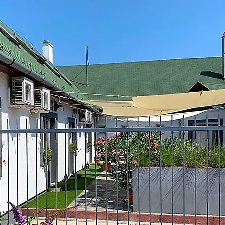 Inn Miller's Panzio Es Etterem *