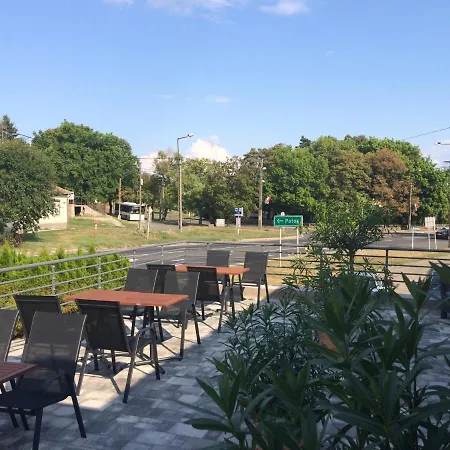 Miller's Panzio Es Etterem Inn Nagyoroszi