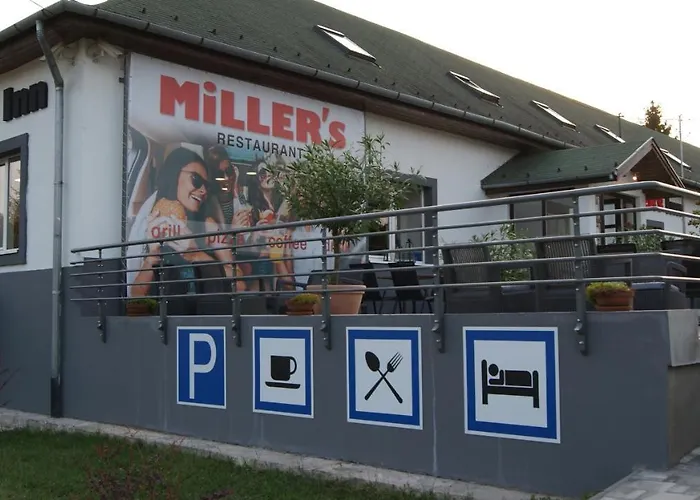 Miller's Panzio Es Etterem אורחן *